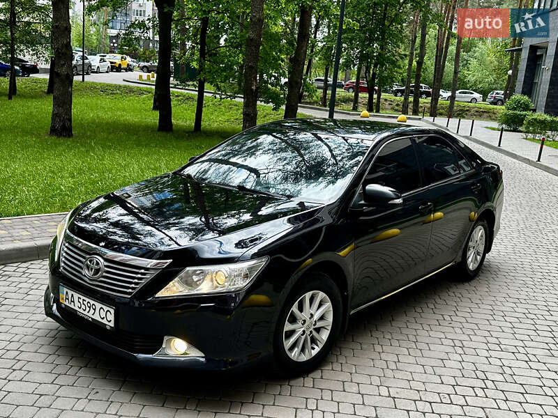 Седан Toyota Camry 2012 в 