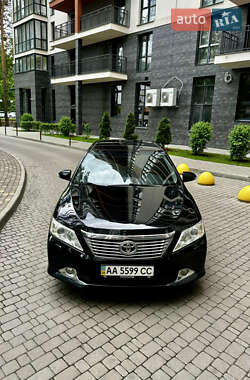 Седан Toyota Camry 2012 в 