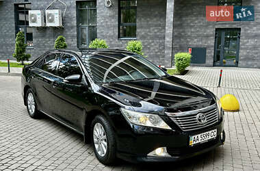 Седан Toyota Camry 2012 в 
