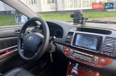 Седан Toyota Camry 2005 в 