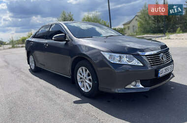 Седан Toyota Camry 2013 в 