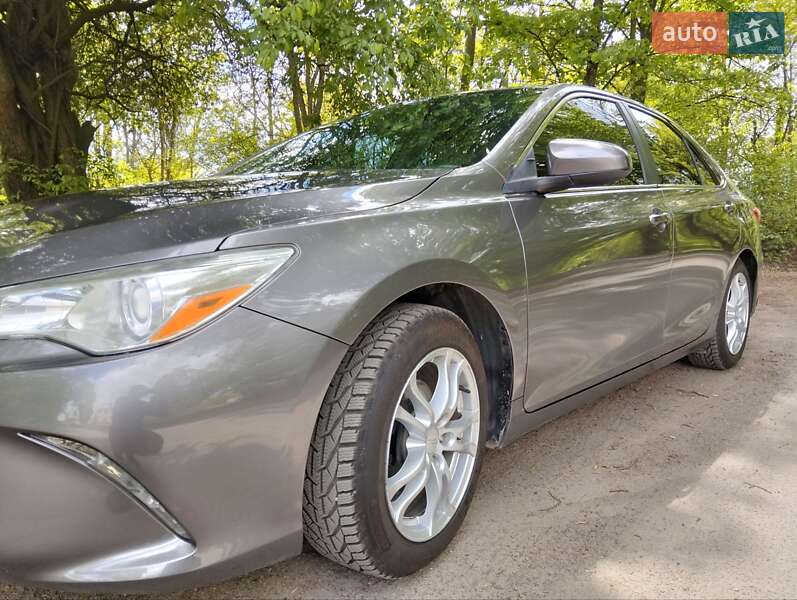 Седан Toyota Camry 2016 в Житомирі