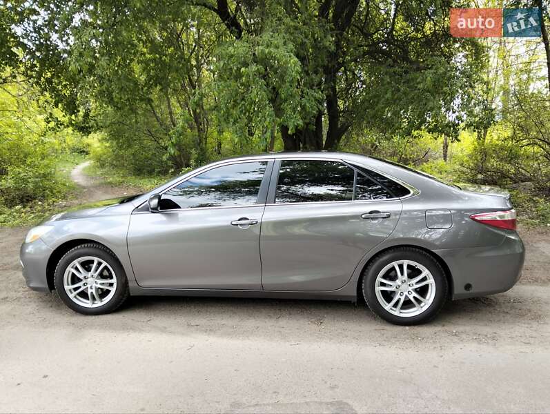 Седан Toyota Camry 2016 в Житомирі