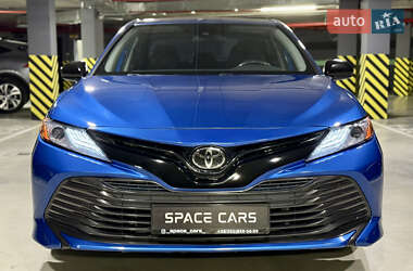 Седан Toyota Camry 2019 в 