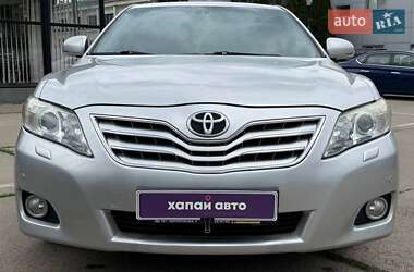 Седан Toyota Camry 2010 в 