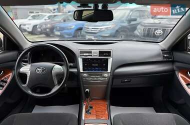 Седан Toyota Camry 2010 в 