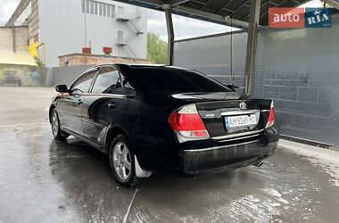 Седан Toyota Camry 2005 в 