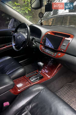 Седан Toyota Camry 2005 в 