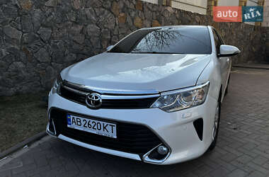 Седан Toyota Camry 2016 в Києві