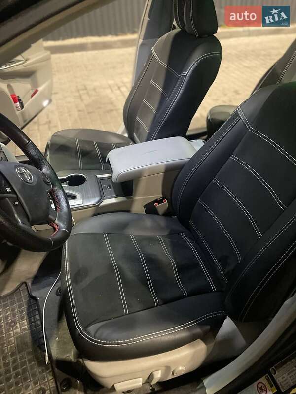 Седан Toyota Camry 2013 в Дніпрі