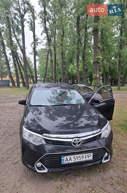 Седан Toyota Camry 2016 в Києві