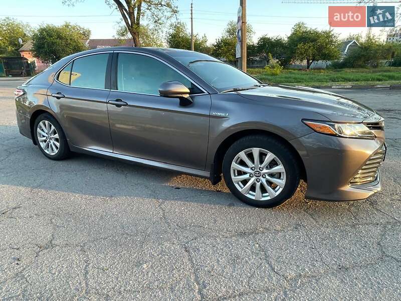 Седан Toyota Camry 2018 в Полтаві