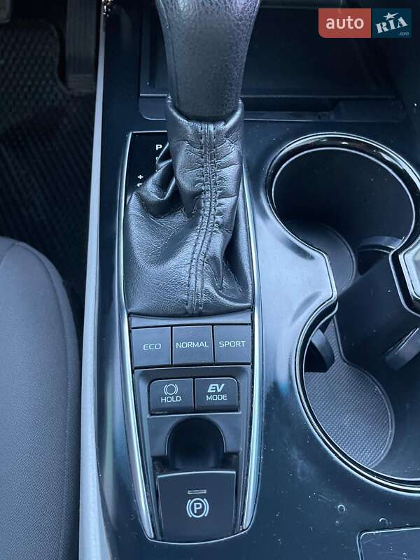 Седан Toyota Camry 2018 в Полтаві