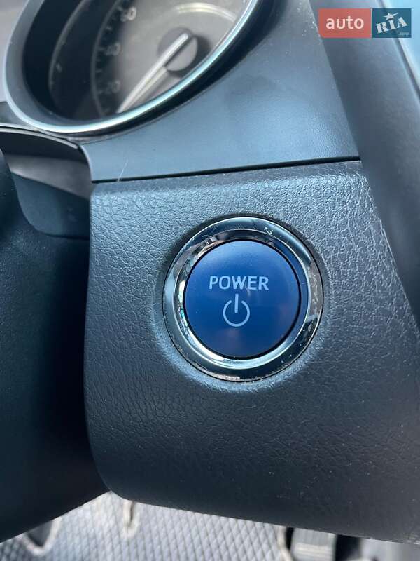 Седан Toyota Camry 2018 в Полтаві