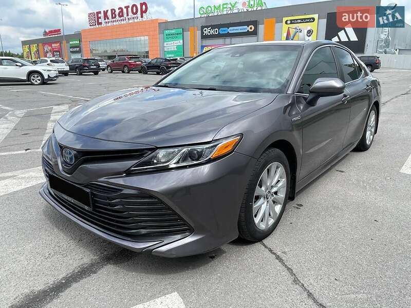 Седан Toyota Camry 2018 в Полтаві