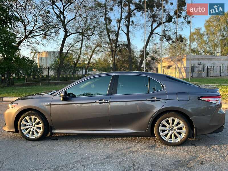 Седан Toyota Camry 2018 в Полтаві