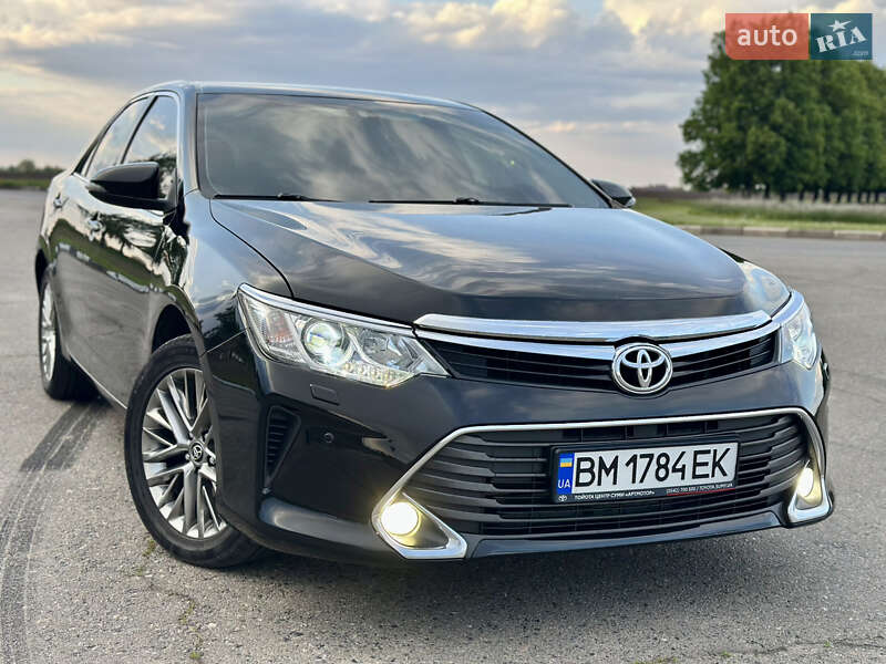 Седан Toyota Camry 2015 в Сумах