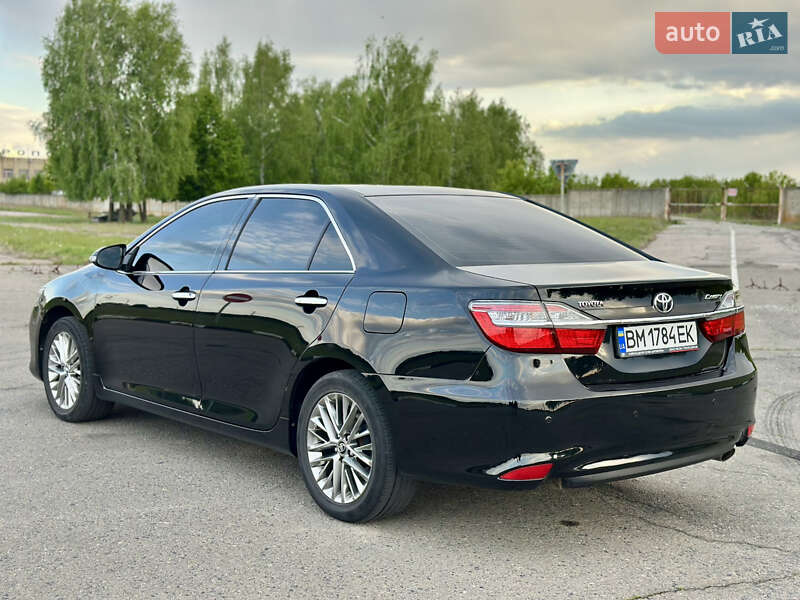 Седан Toyota Camry 2015 в Сумах
