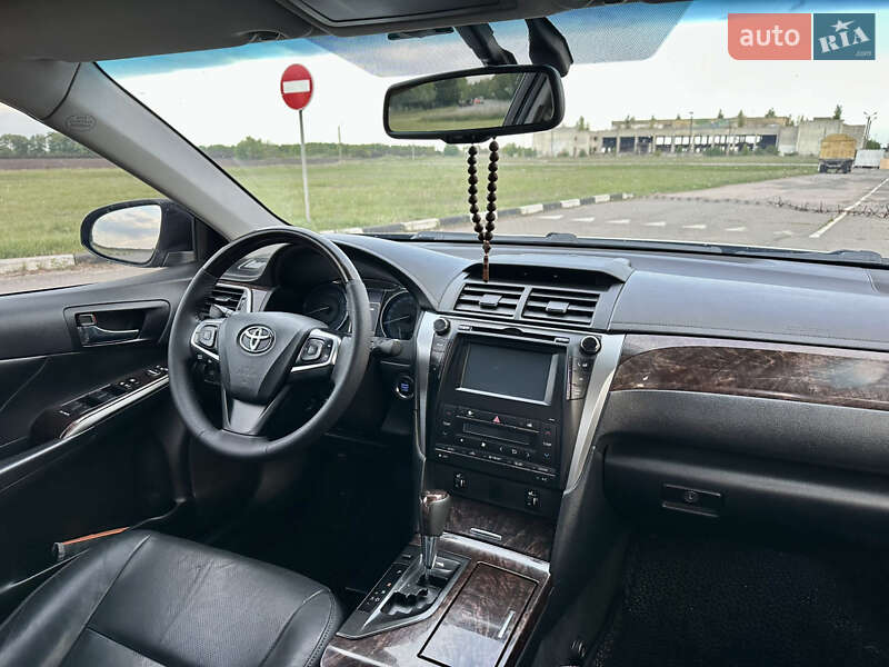 Седан Toyota Camry 2015 в Сумах