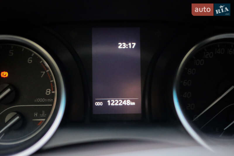 Седан Toyota Camry 2020 в Ужгороді