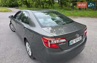 Седан Toyota Camry 2012 в 