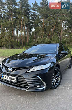 Седан Toyota Camry 2022 в Киеве