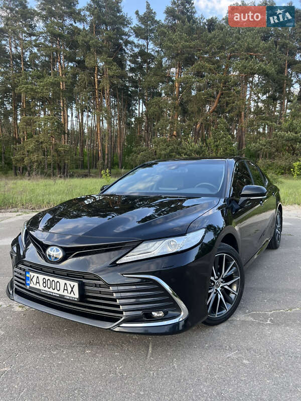 Седан Toyota Camry 2022 в 