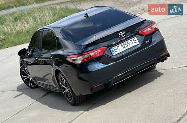 Седан Toyota Camry 2019 в 