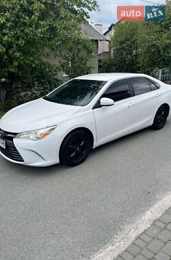 Седан Toyota Camry 2015 в Львове