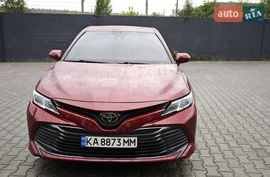 Седан Toyota Camry 2018 в Києві