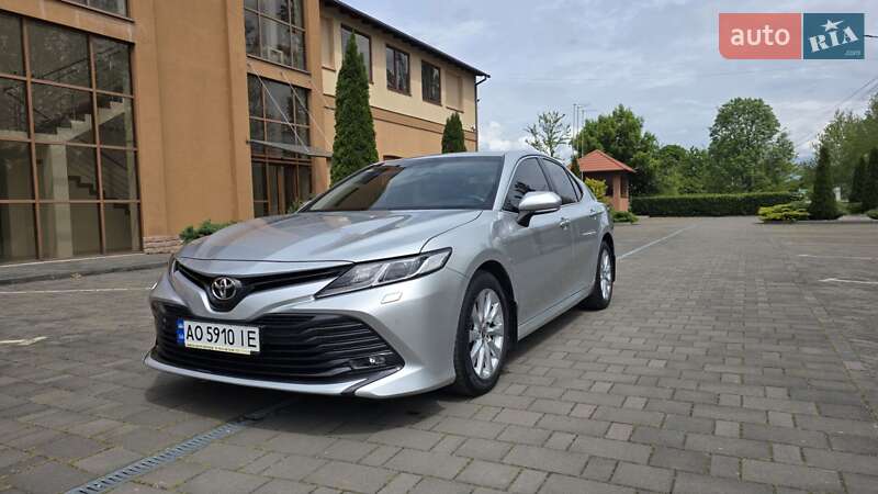 Седан Toyota Camry 2020 в Берегово