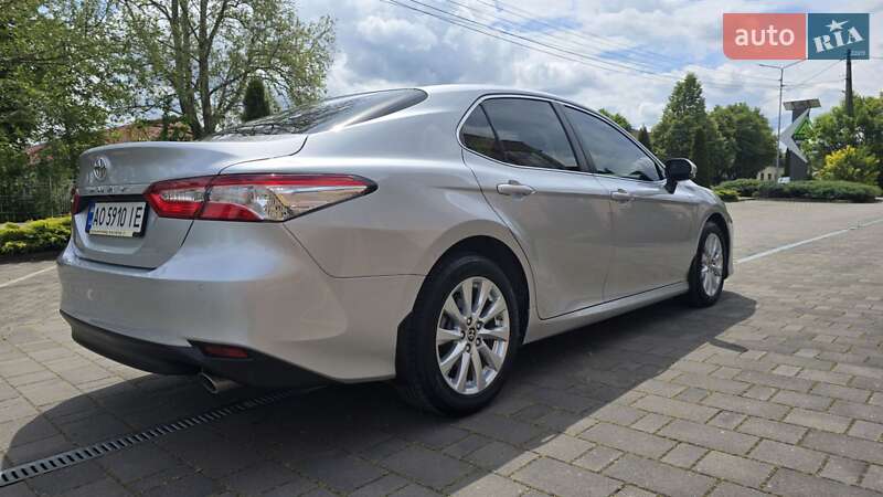 Седан Toyota Camry 2020 в Берегово