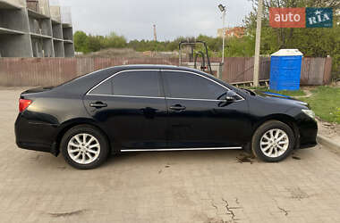 Седан Toyota Camry 2013 в 