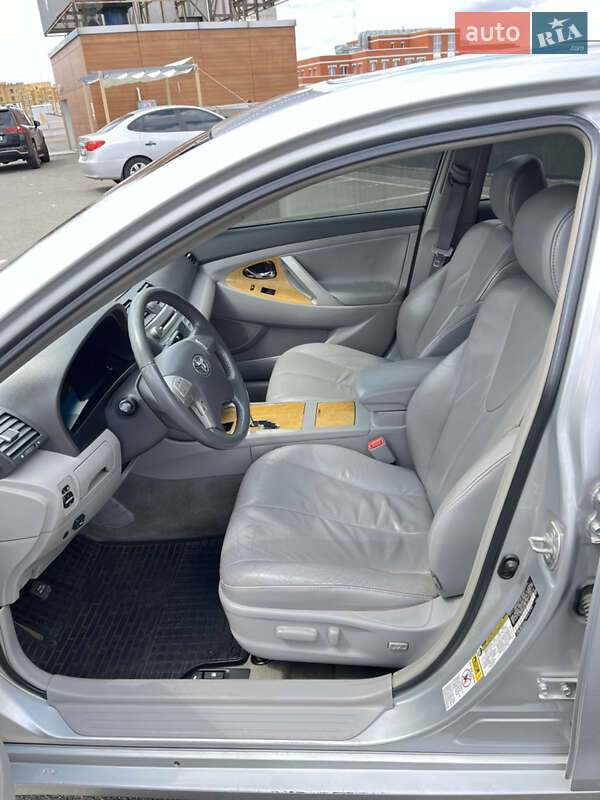 Седан Toyota Camry 2006 в Києві