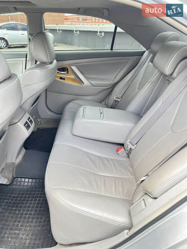 Седан Toyota Camry 2006 в Києві