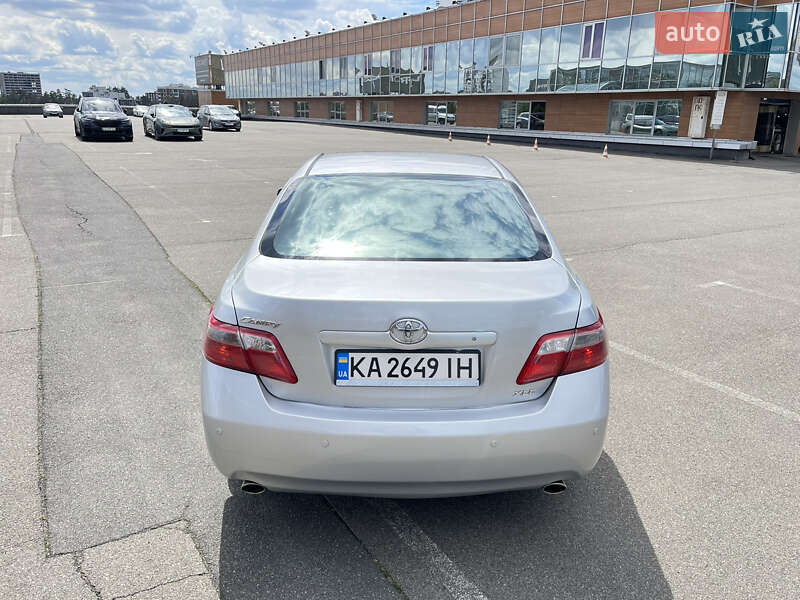 Седан Toyota Camry 2006 в Києві