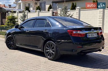 Седан Toyota Camry 2013 в 