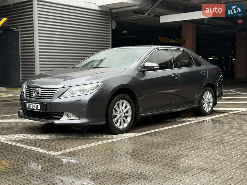 Toyota Camry 2012