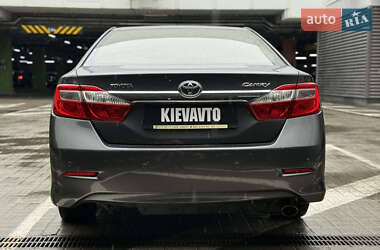 Седан Toyota Camry 2012 в 