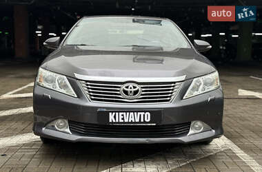Седан Toyota Camry 2012 в 