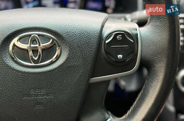 Седан Toyota Camry 2012 в 