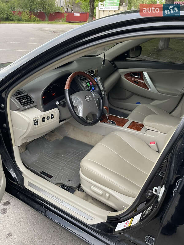Седан Toyota Camry 2008 в Івано-Франківську