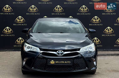 Седан Toyota Camry 2016 в 
