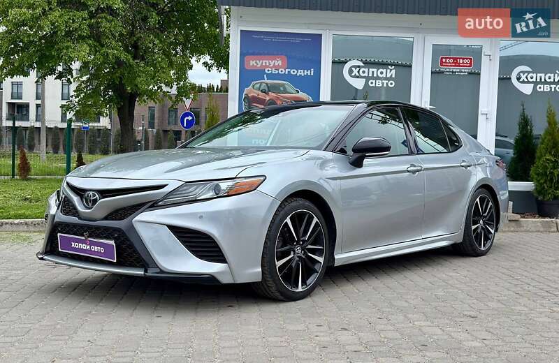 Седан Toyota Camry 2018 в 