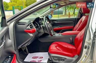 Седан Toyota Camry 2018 в 