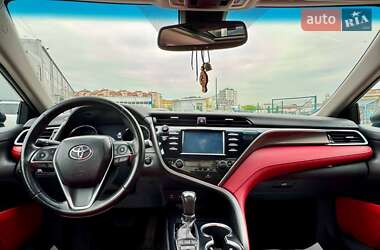 Седан Toyota Camry 2018 в 
