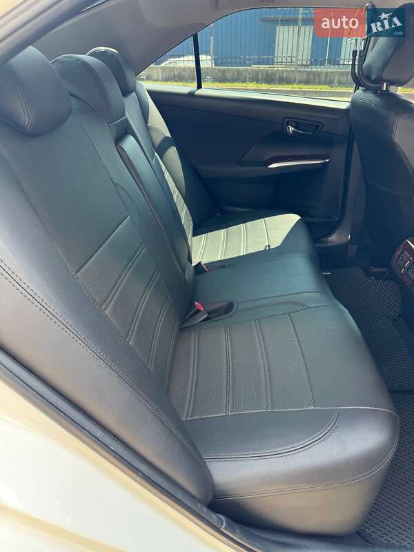 Седан Toyota Camry 2012 в Луцьку