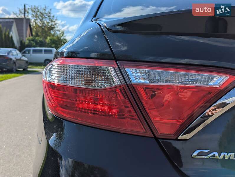 Седан Toyota Camry 2015 в Киеве