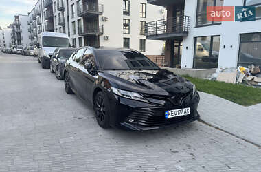 Седан Toyota Camry 2019 в Львове