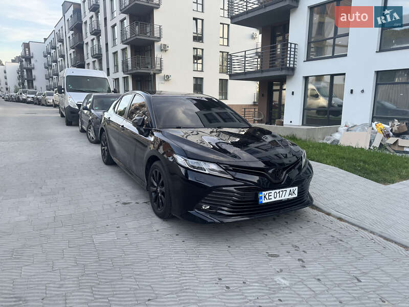 Седан Toyota Camry 2019 в 